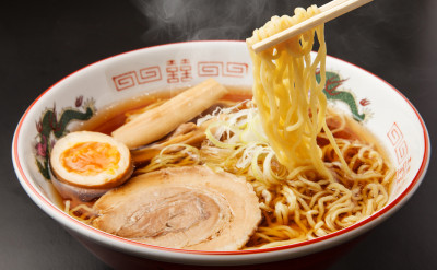 韓國超火心理測驗：吃拉麵就能 5 秒揭曉人格特質！？