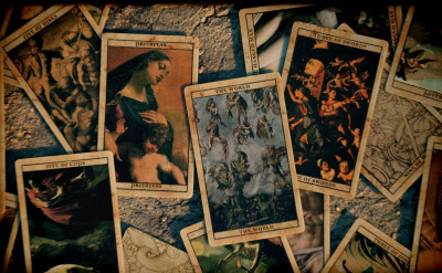 《塔羅牌入門的19堂課》，第七課：寫一個問題。由全球塔羅占卜者公認的權威級塔羅師 Joan Bunning 所撰寫