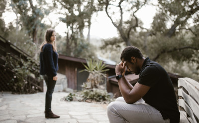 何時才是檢視反省這段親蜜關係的最好時機？就是這 6 種情況發生的時候：用性愛化解衝突、經常為了吃醋而爭吵... ...