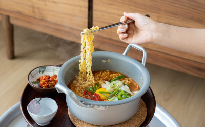 韓國爆紅心理測驗：韓式泡麵這樣吃就對了？你加了什麼料，測你會有什麼樣的愛情伴侶喔！