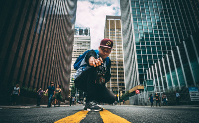 水瓶座！人前溫柔可愛，人後囂張古怪： 崇尚自由、愛跟全世界作對，叛逆與反抗是他們的人生哲學。月亮水瓶座也需要參考喔... ...