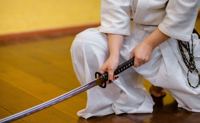 小秘儀/小阿爾克那中的寶劍牌：如劍鋒利的雙面思想