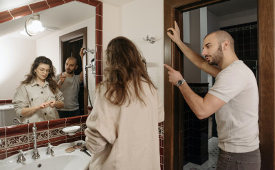 傳訊息容易吵架、誤會該怎麼辦？看不清表情、過度猜測對方想法... ...傳簡訊溝通絕對是大忌！