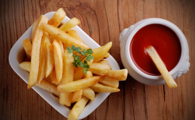 薯條沾番茄醬的方式透露性格：你是「最易受騙」的那種人嗎？