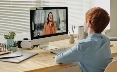 台灣疫情嚴重，心理師表示：「視訊通話」超夯，讓壓力降低八成！