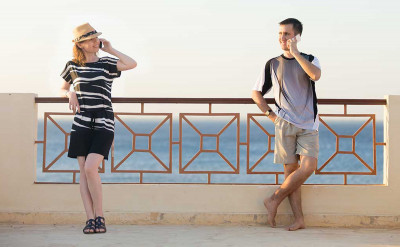 在一起反而更寂寞？遠距離跨國戀教會我們的 5 件事