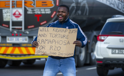 失業爸爸超樂觀！上街「販賣笑容」 感動所有人