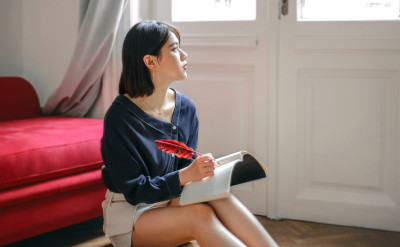 難搞又自我中心！？看清並遠離這 5 點自戀者的特質吧！