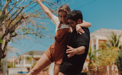 友情變愛情、朋友變情人——友達以上要怎樣變戀人呢？