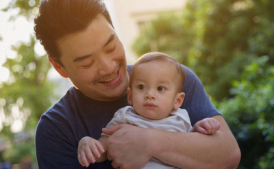 日本的「男性產假」政策開始！是超級奶爸還是移動家具呢？